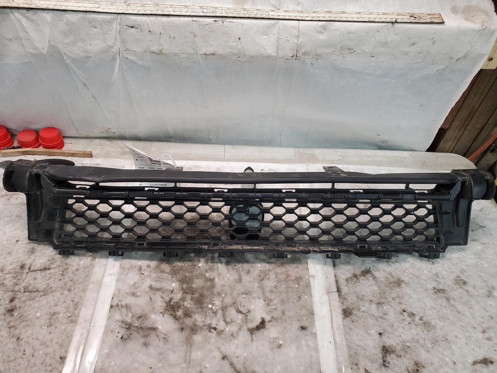 Grille for Jaguar vehicles