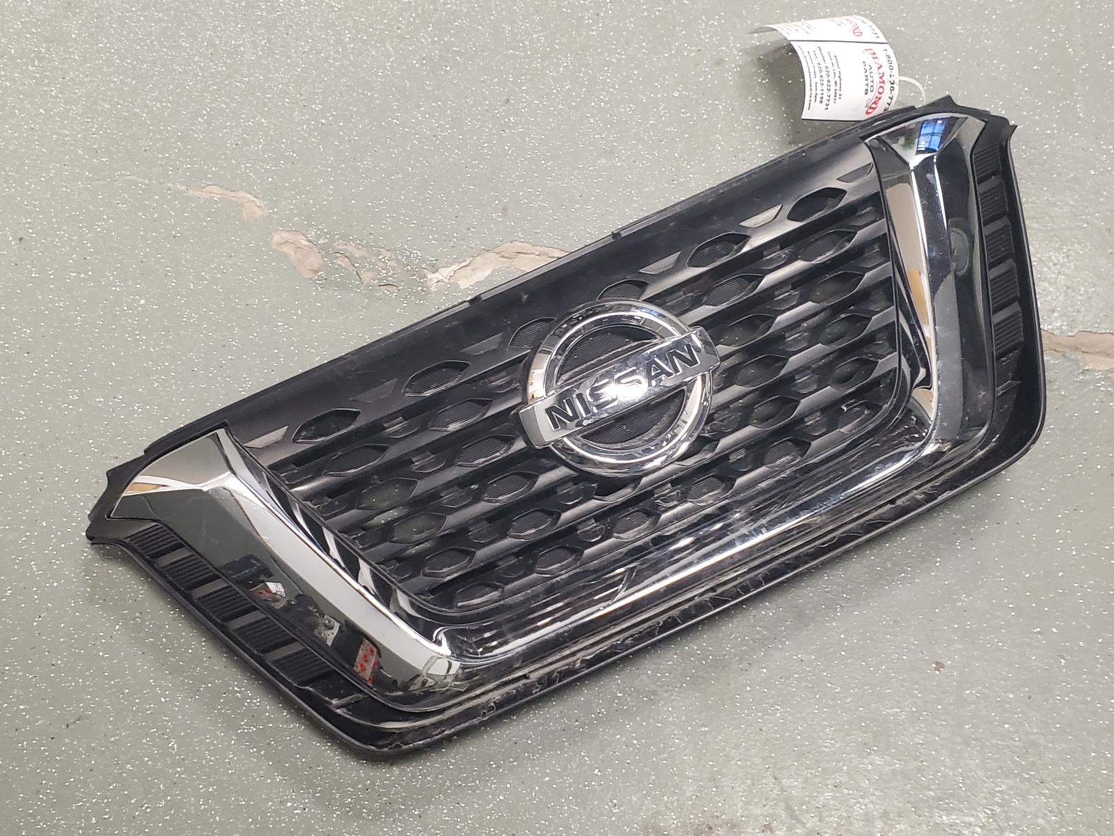 Grille for Nissan vehicles