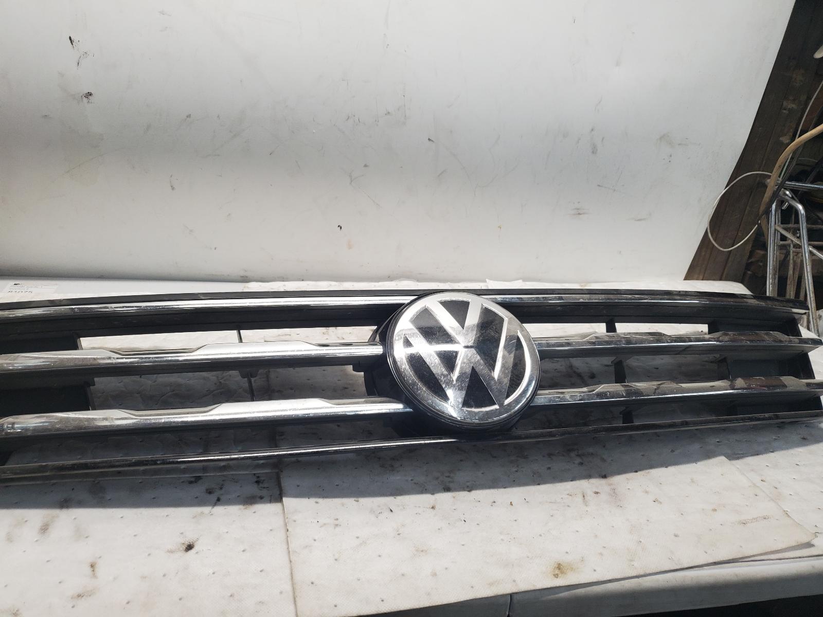 Grille for Volkswagen vehicles
