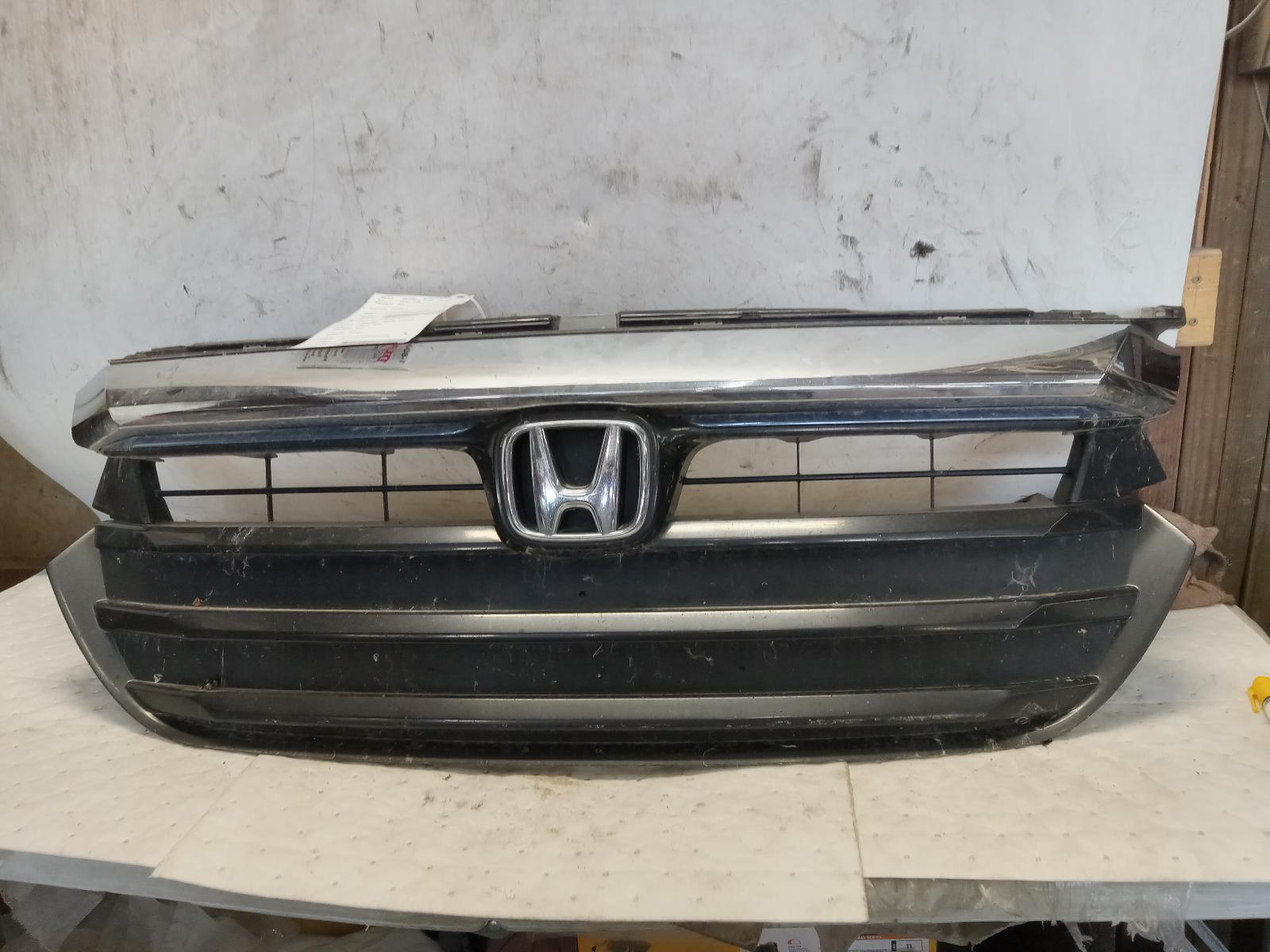 Grille for Honda vehicles