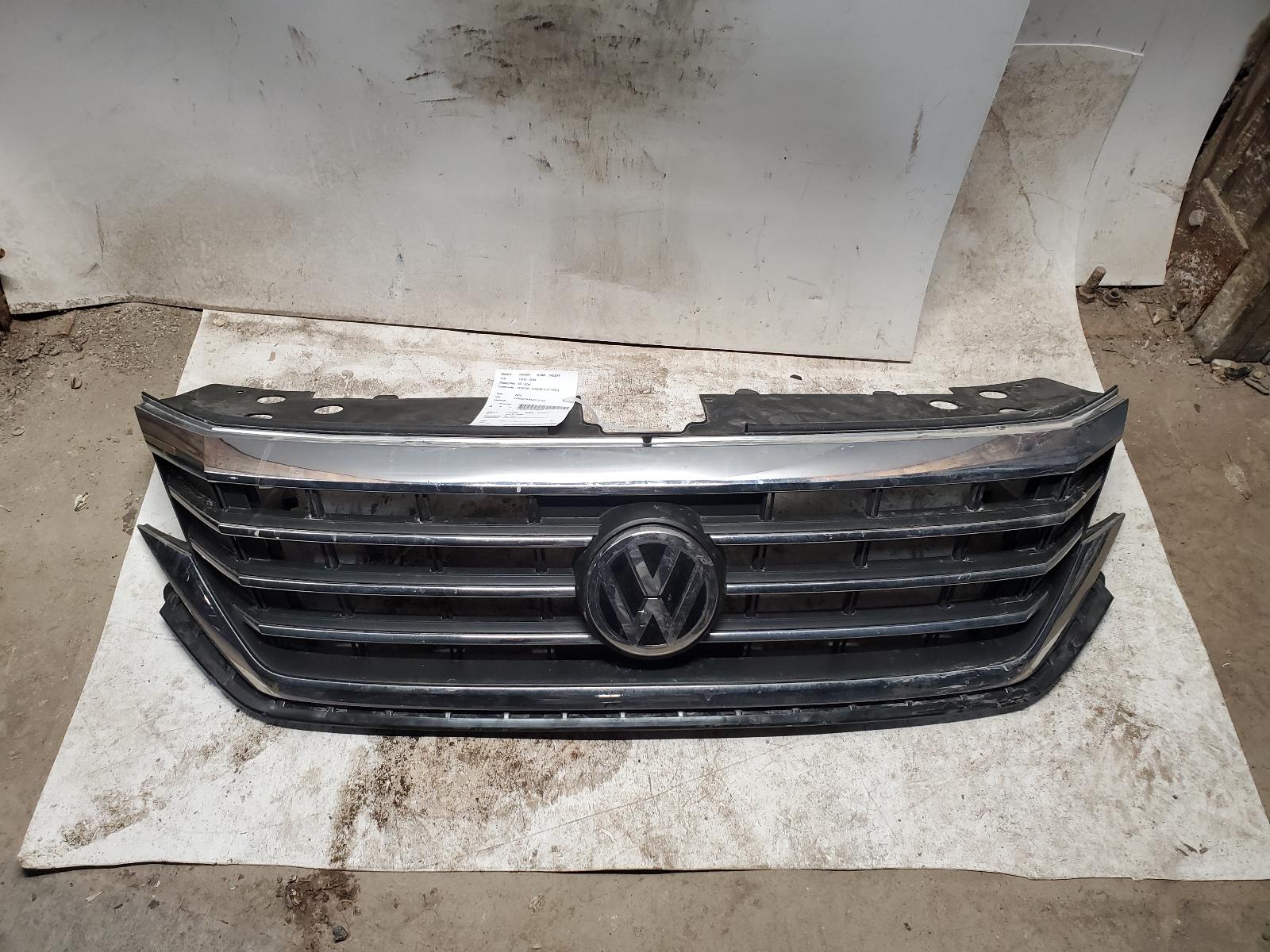 Grille for Volkswagen vehicles