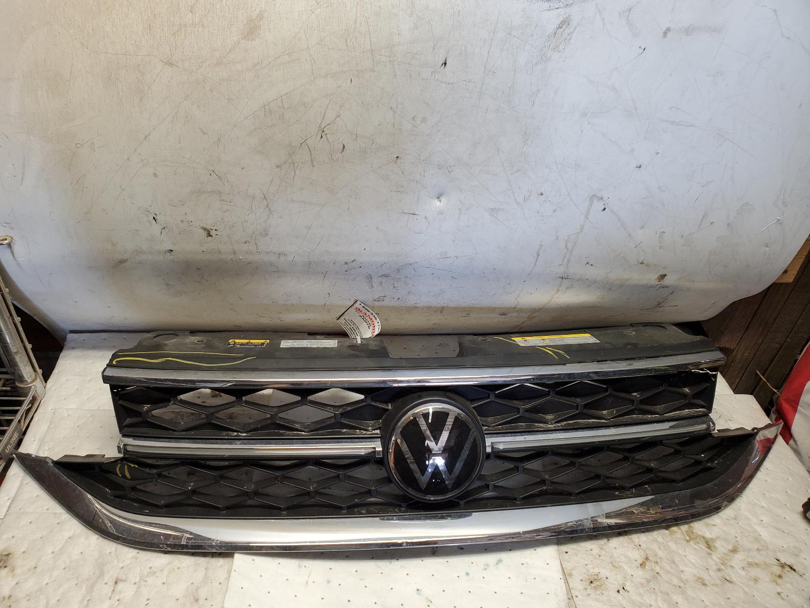 Grille for Volkswagen vehicles