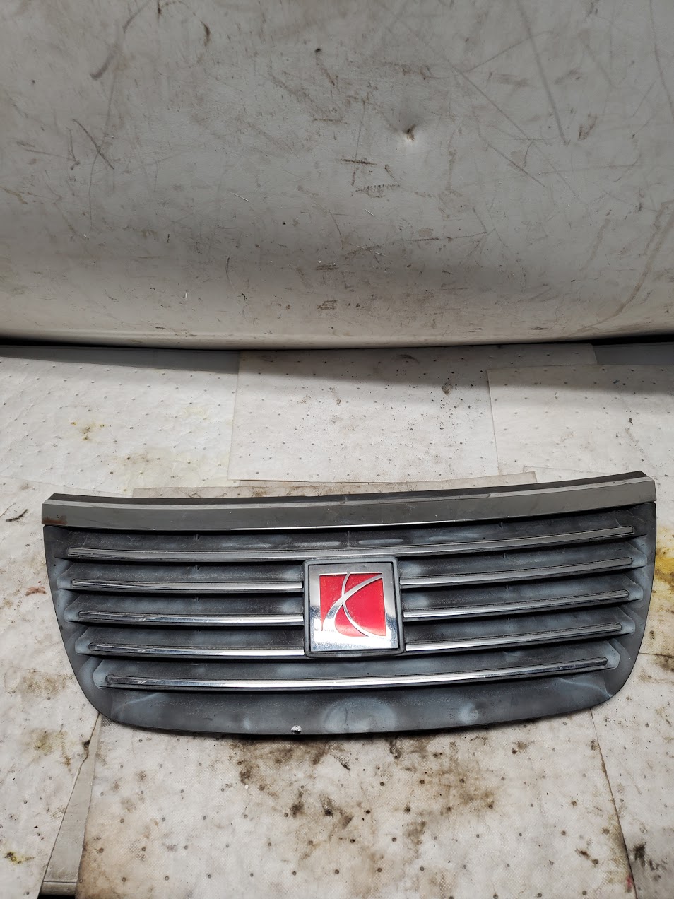 Grille for Saturn vehicles