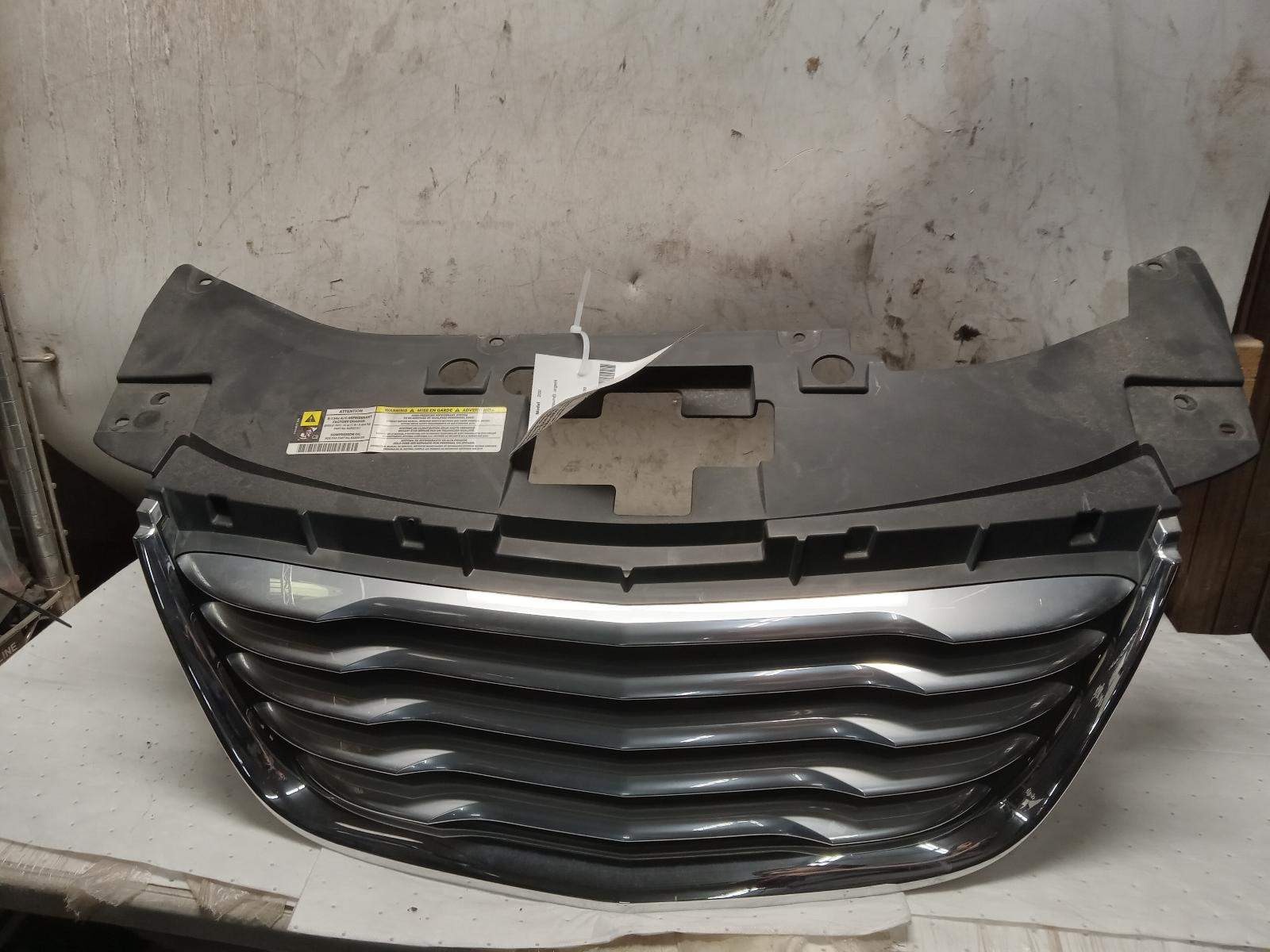 Grille for Chrysler vehicles