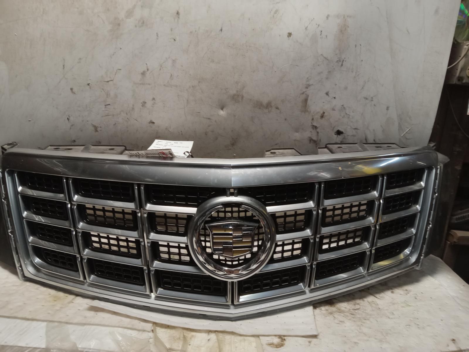 Grille for Cadillac vehicles