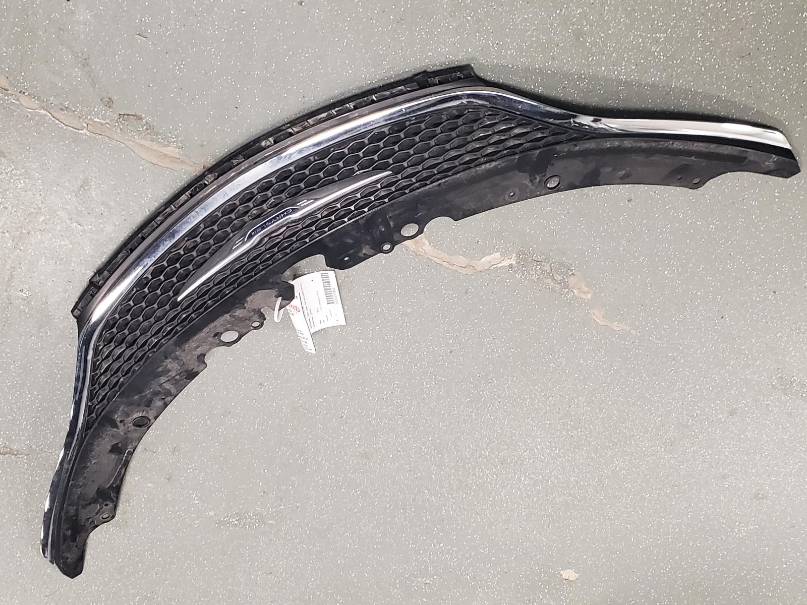 Grille for Chrysler vehicles