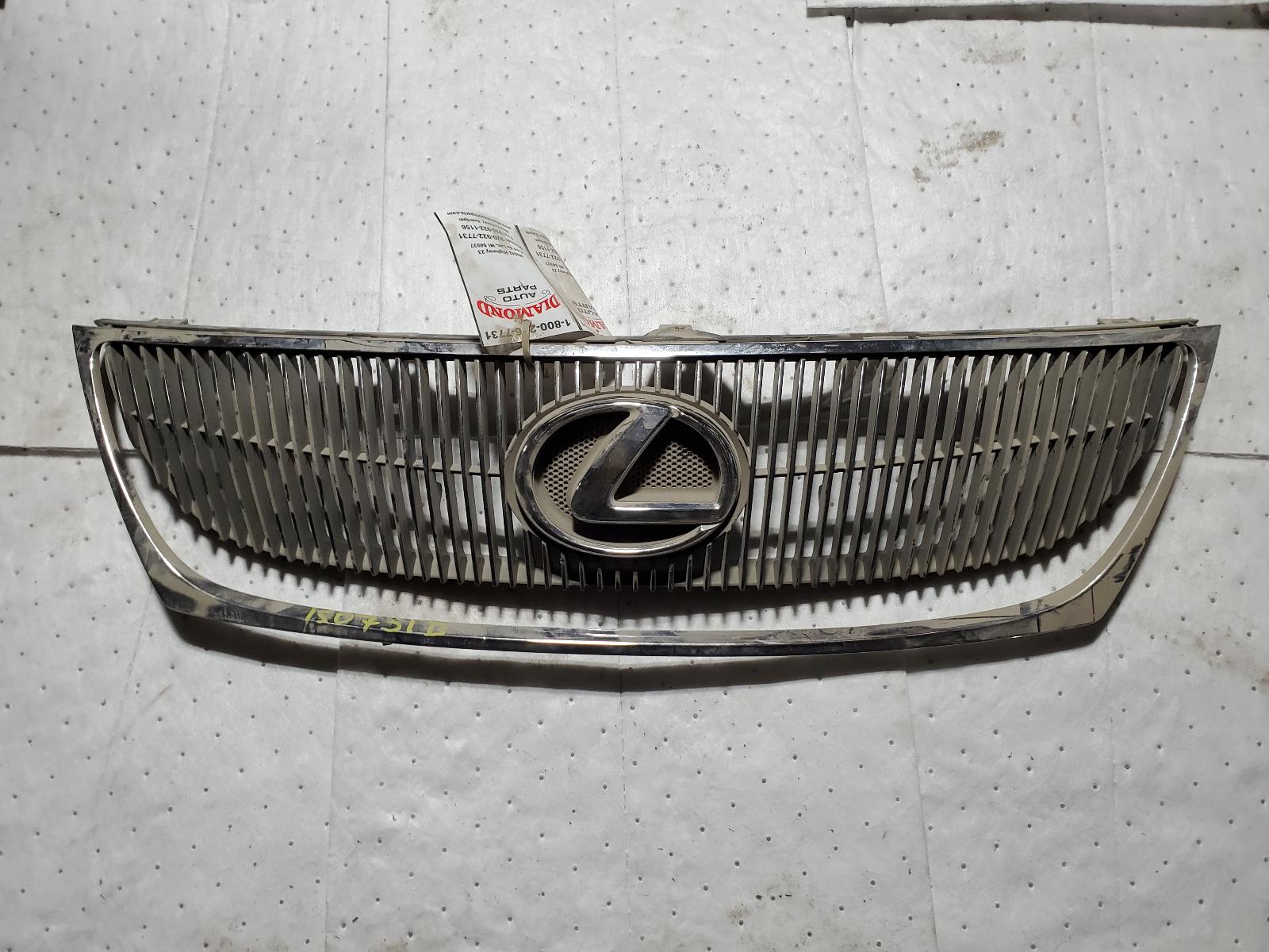 Grille for Lexus vehicles