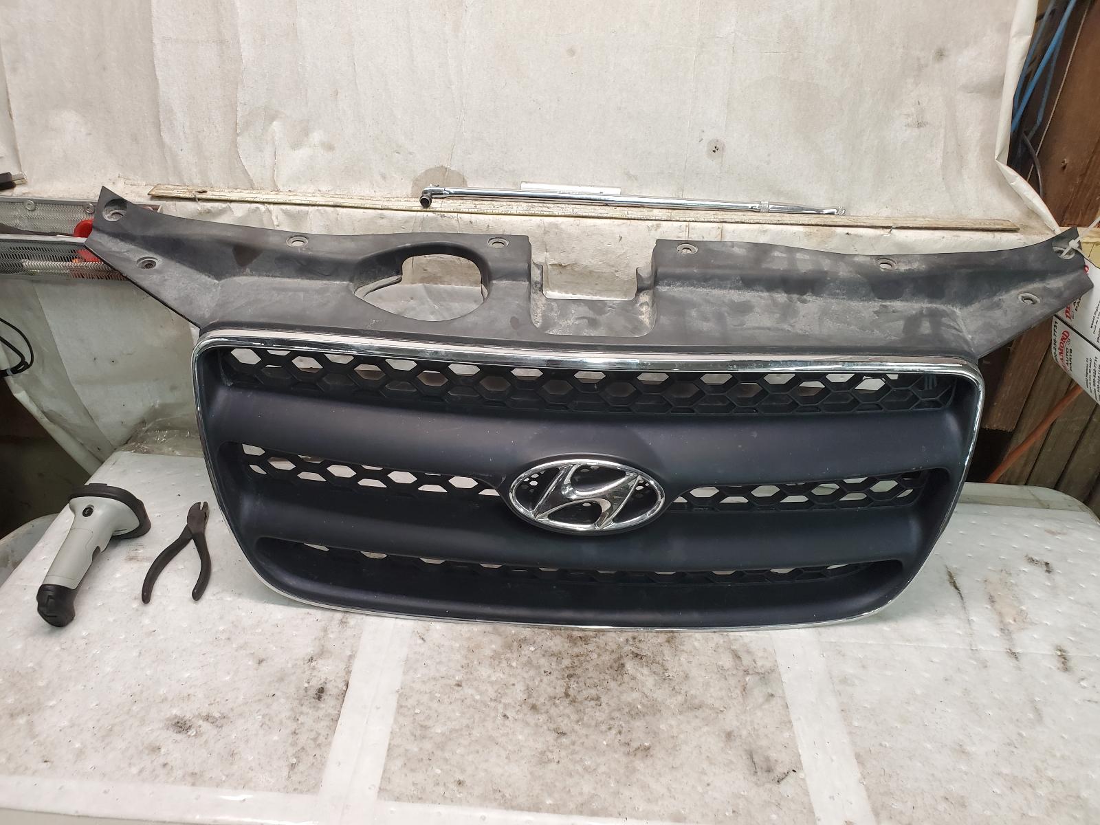 Grille for Hyundai vehicles