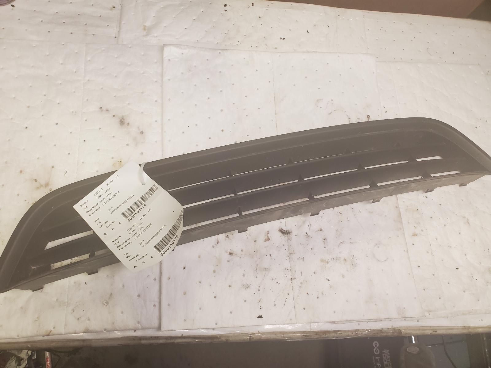 Grille for Volkswagen vehicles