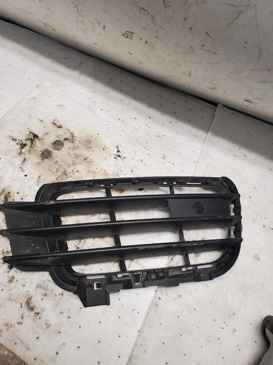 Grille for Volkswagen vehicles