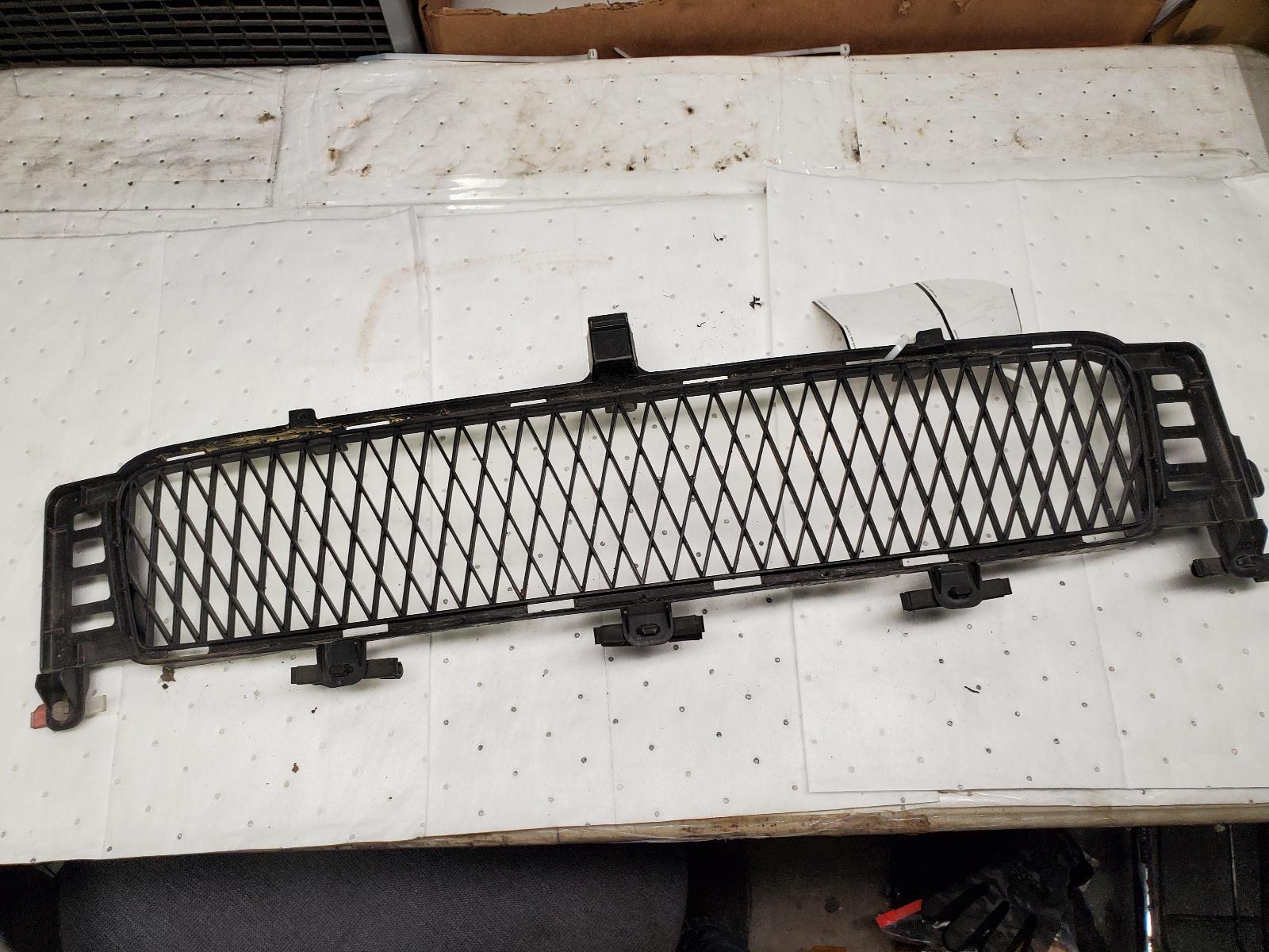 Grille for Lexus vehicles