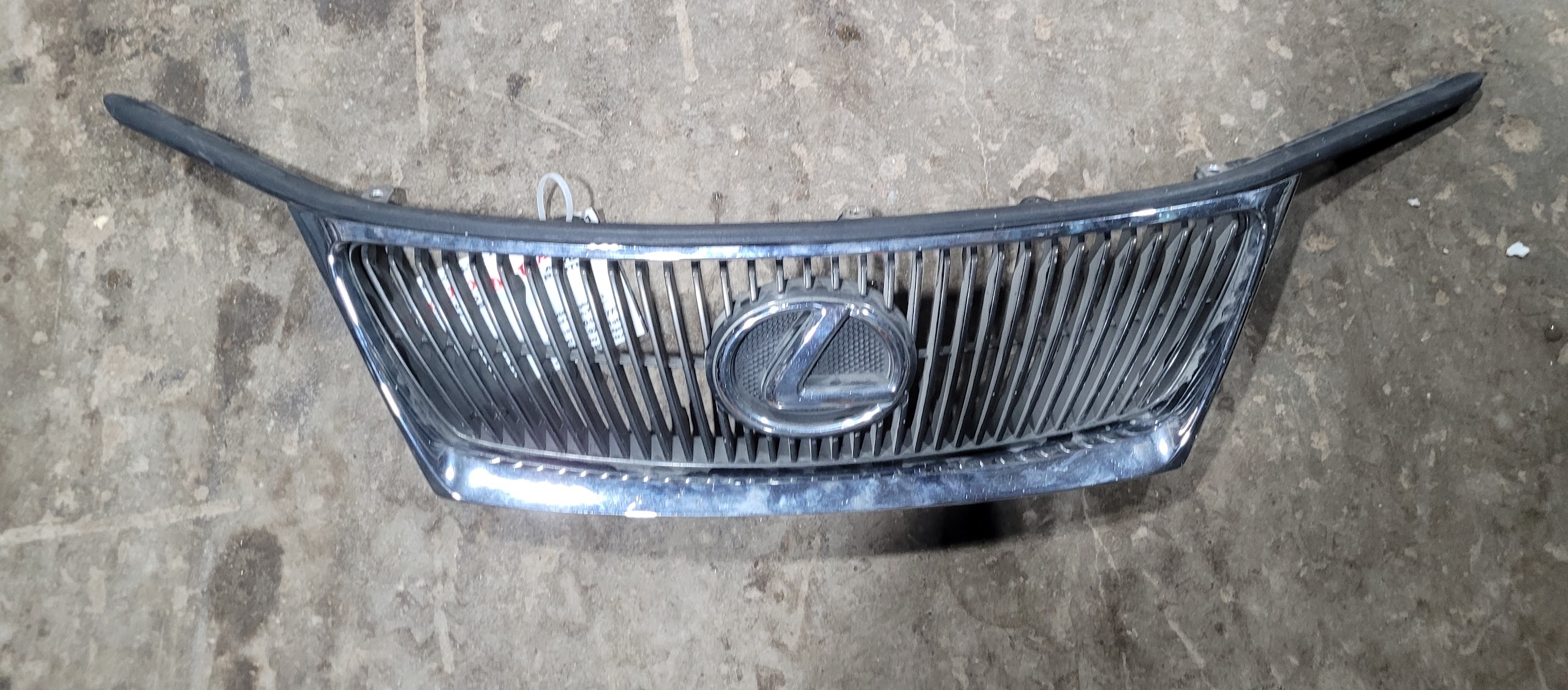 Grille for Lexus vehicles