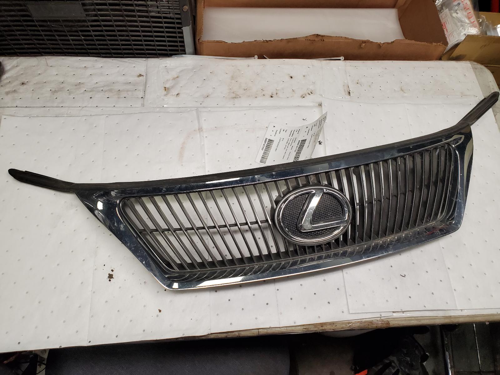 Grille for Lexus vehicles