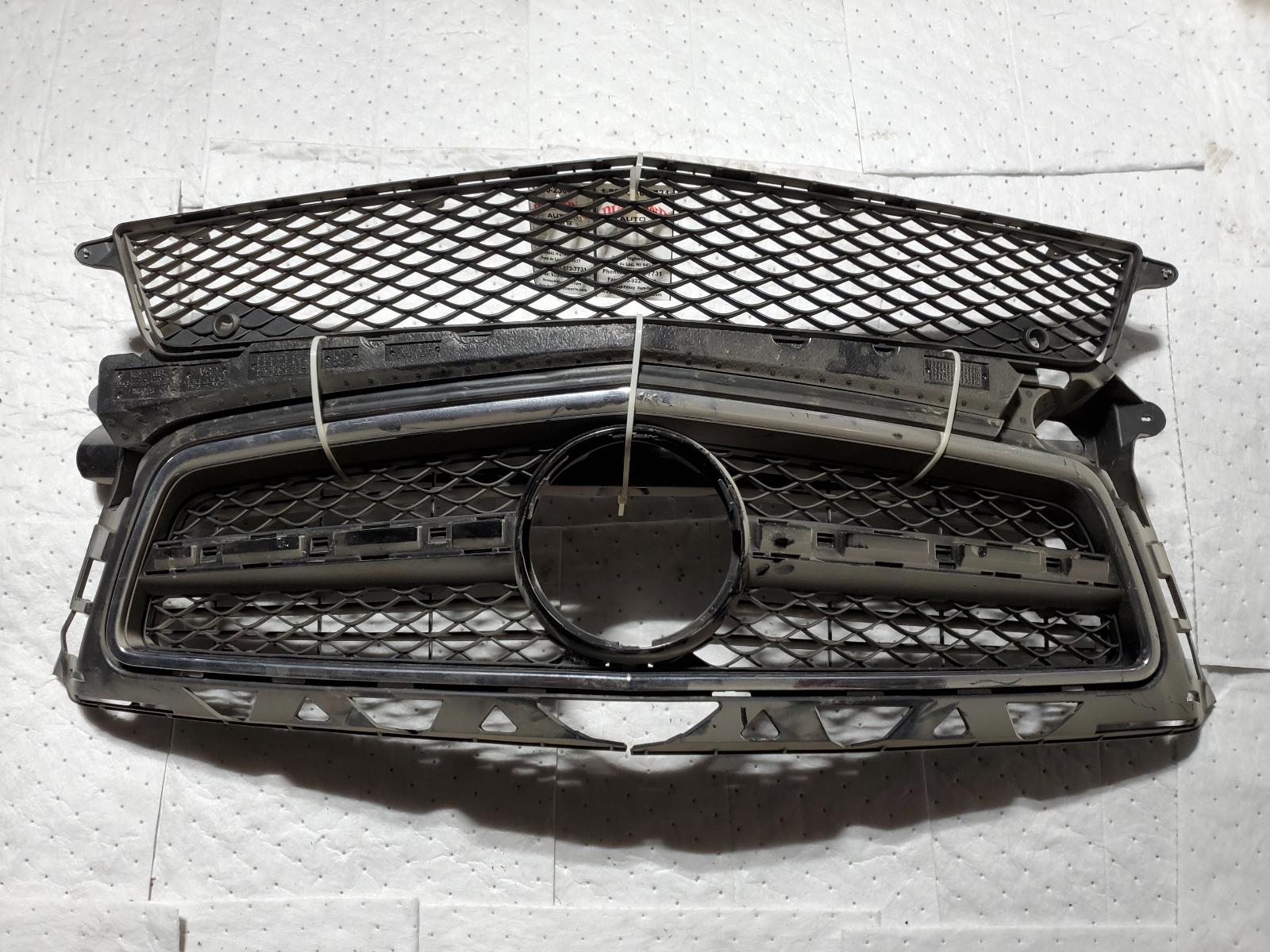 Grille for Mercedes-Benz vehicles