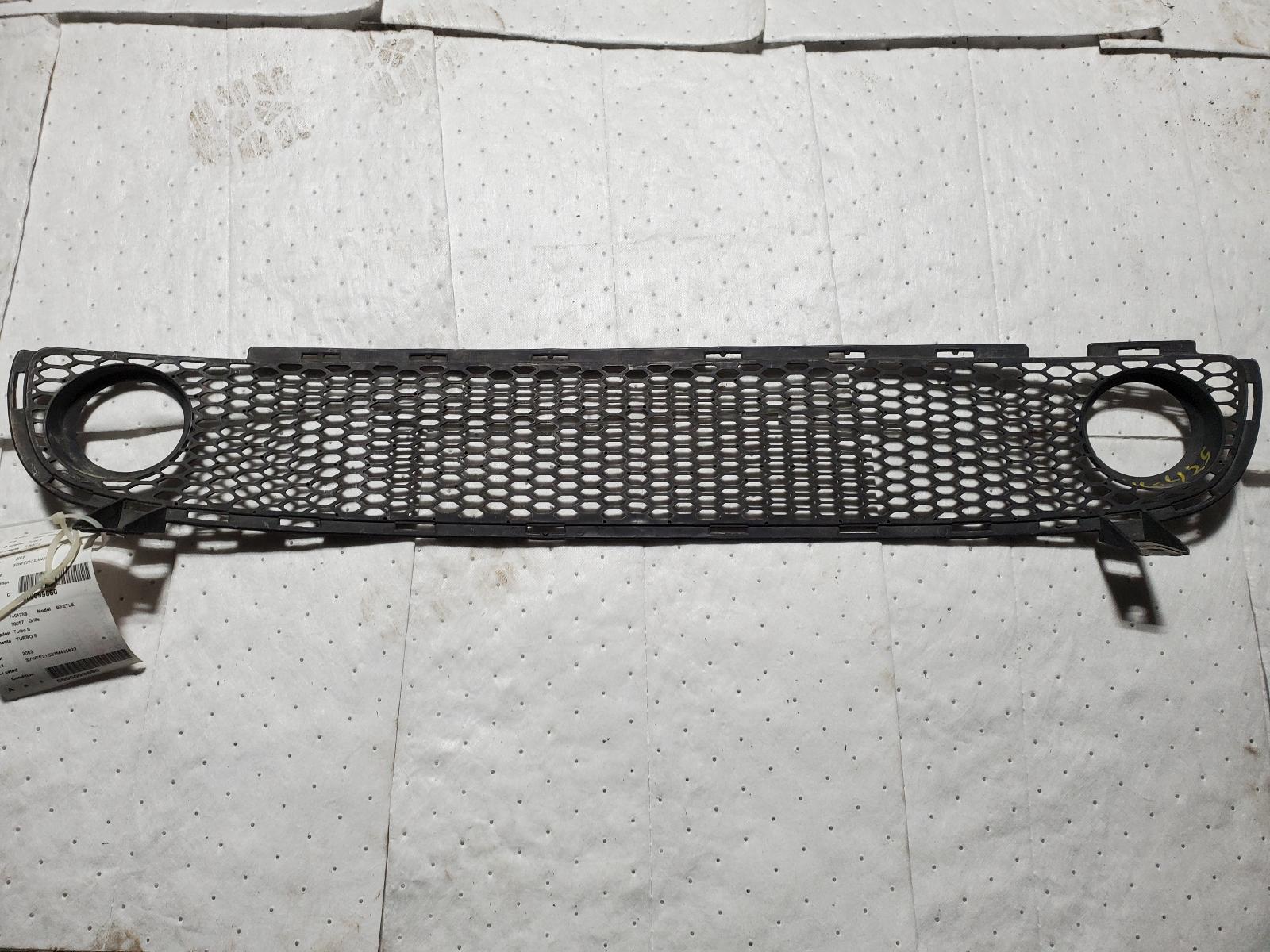 Grille for Volkswagen vehicles