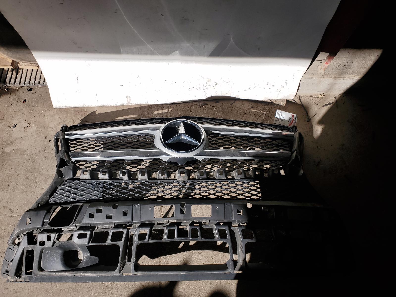 Grille for Mercedes-Benz vehicles