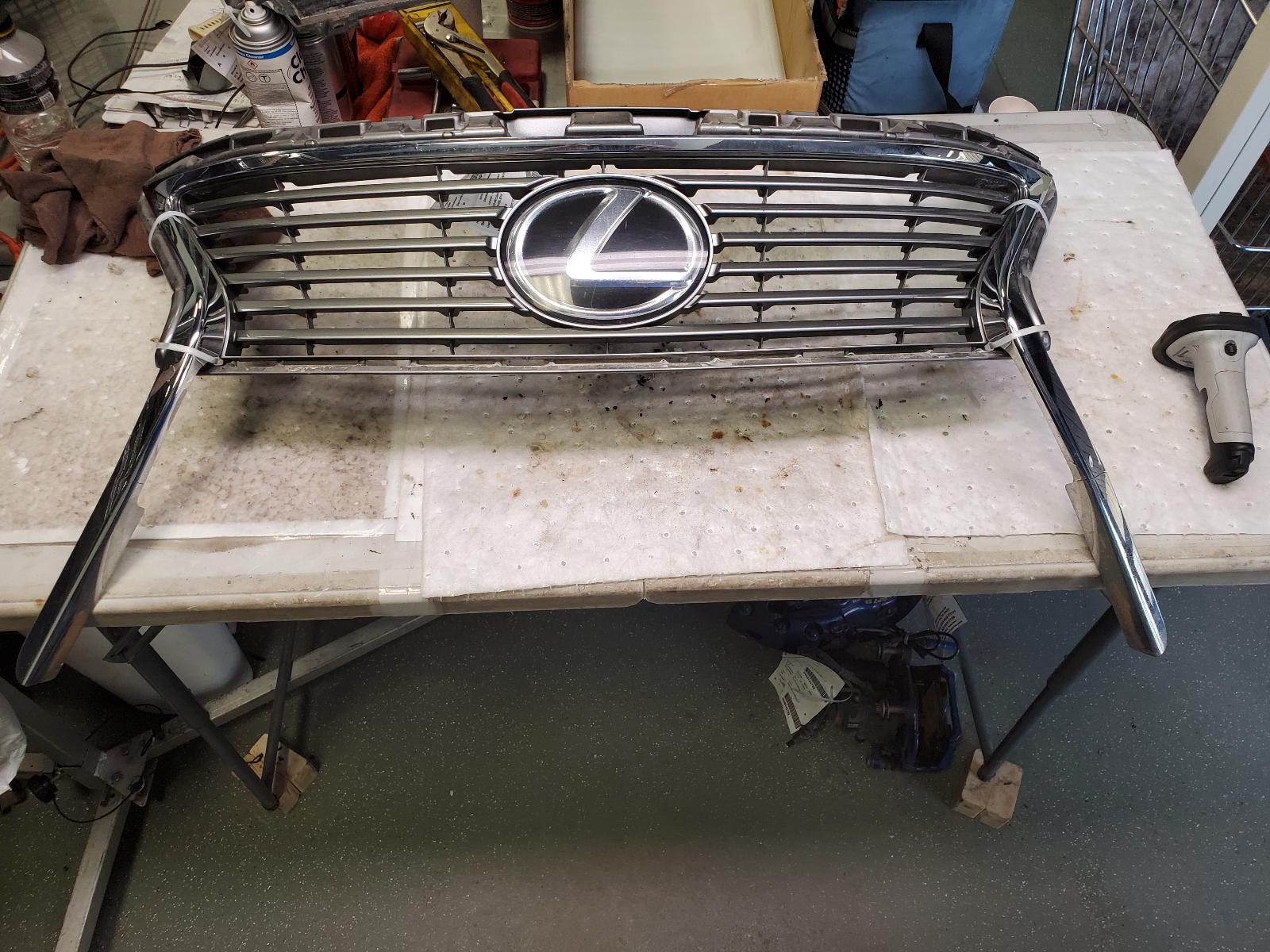 Grille for Lexus vehicles