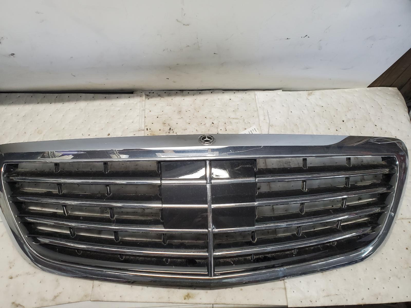 Grille for Mercedes-Benz vehicles