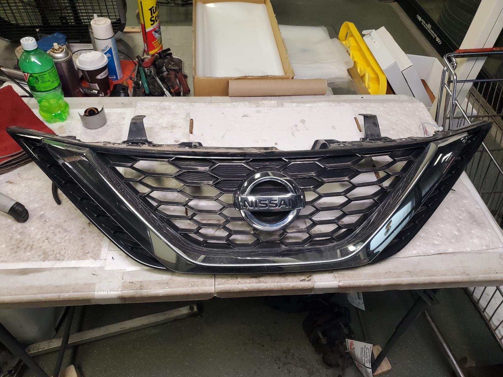 Grille for Nissan vehicles