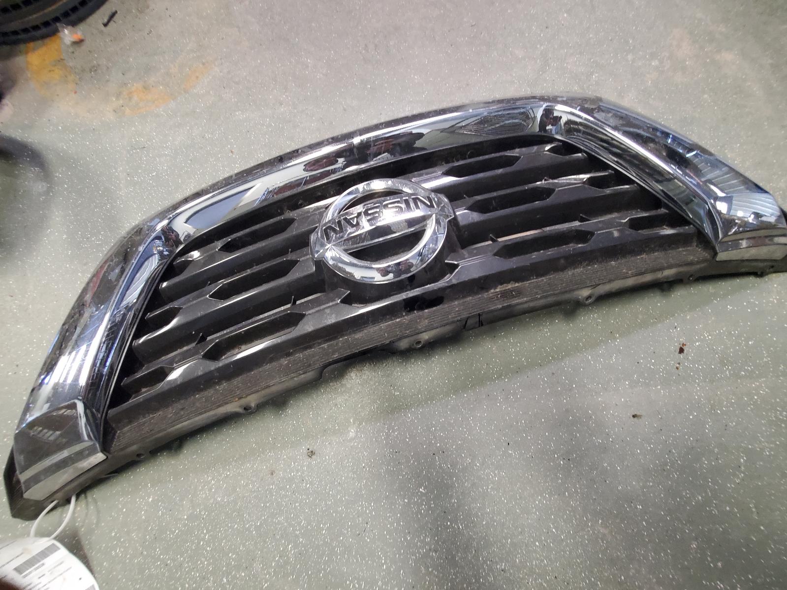 Grille for Nissan vehicles