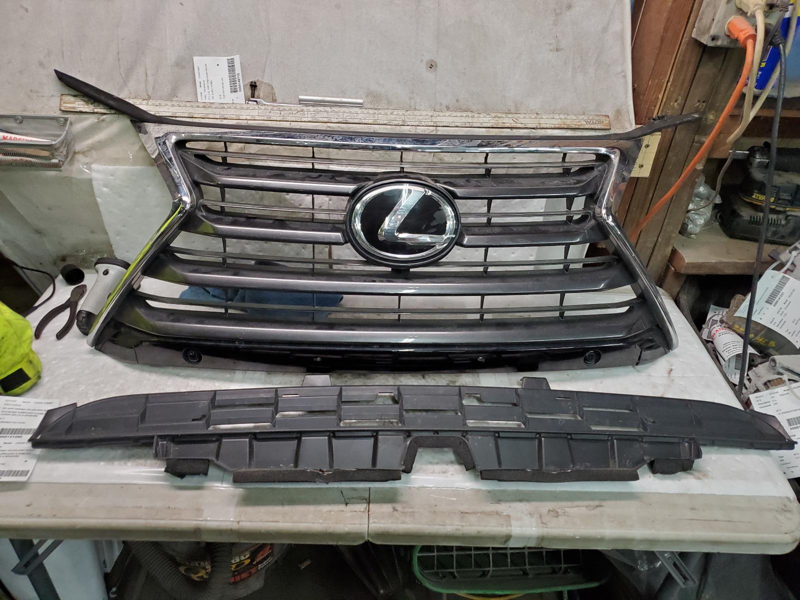 Grille for Lexus vehicles