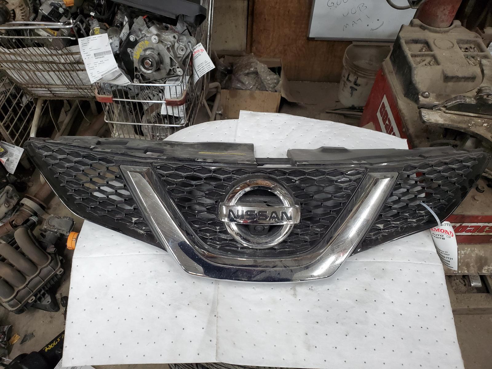 Grille for Nissan vehicles