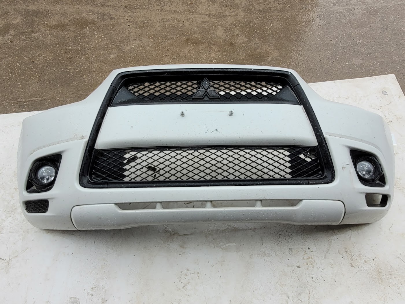 Front Bumper Assembly for Mitsubishi vehicles