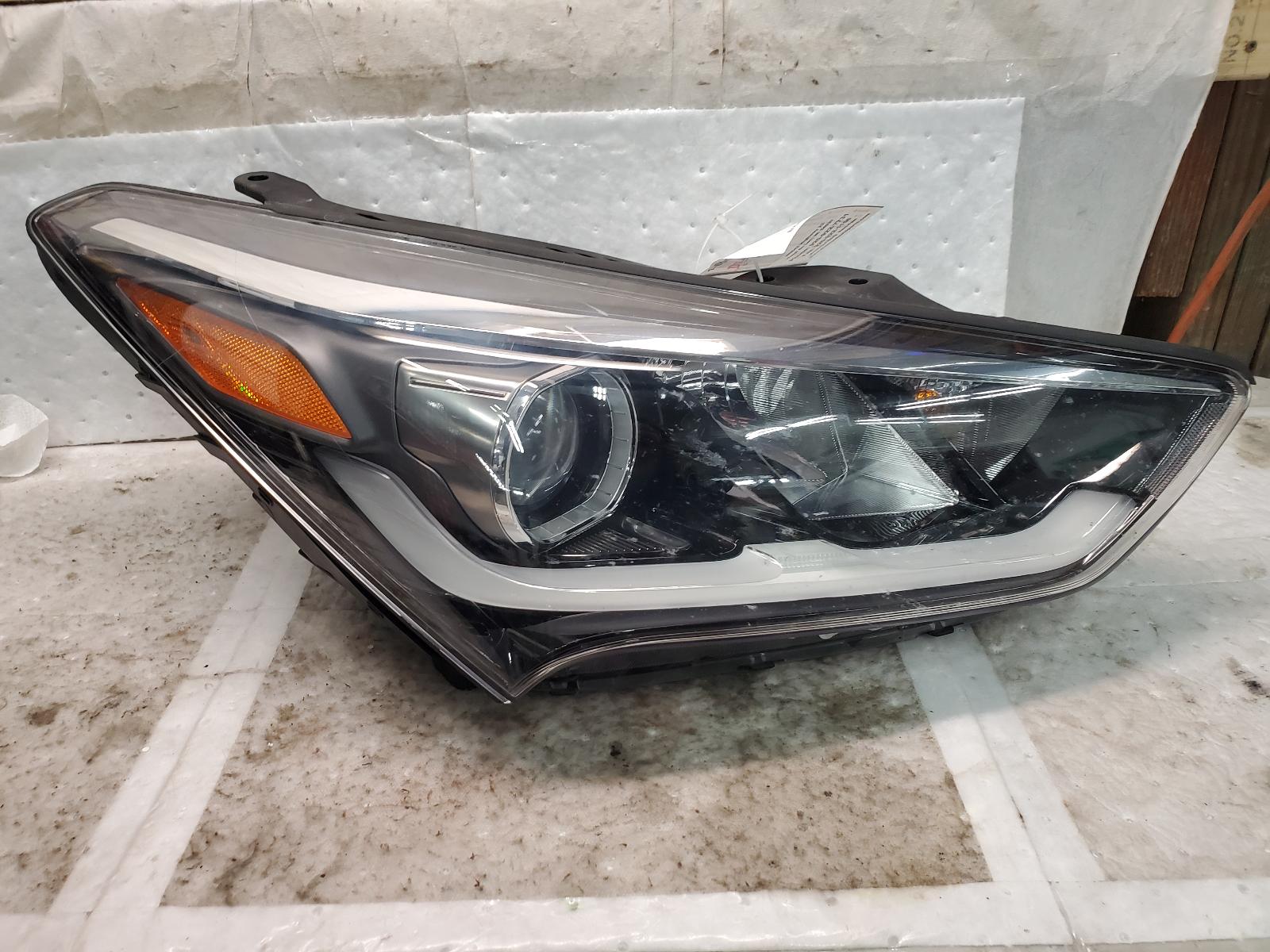 Headlight Assembly for Hyundai vehicles