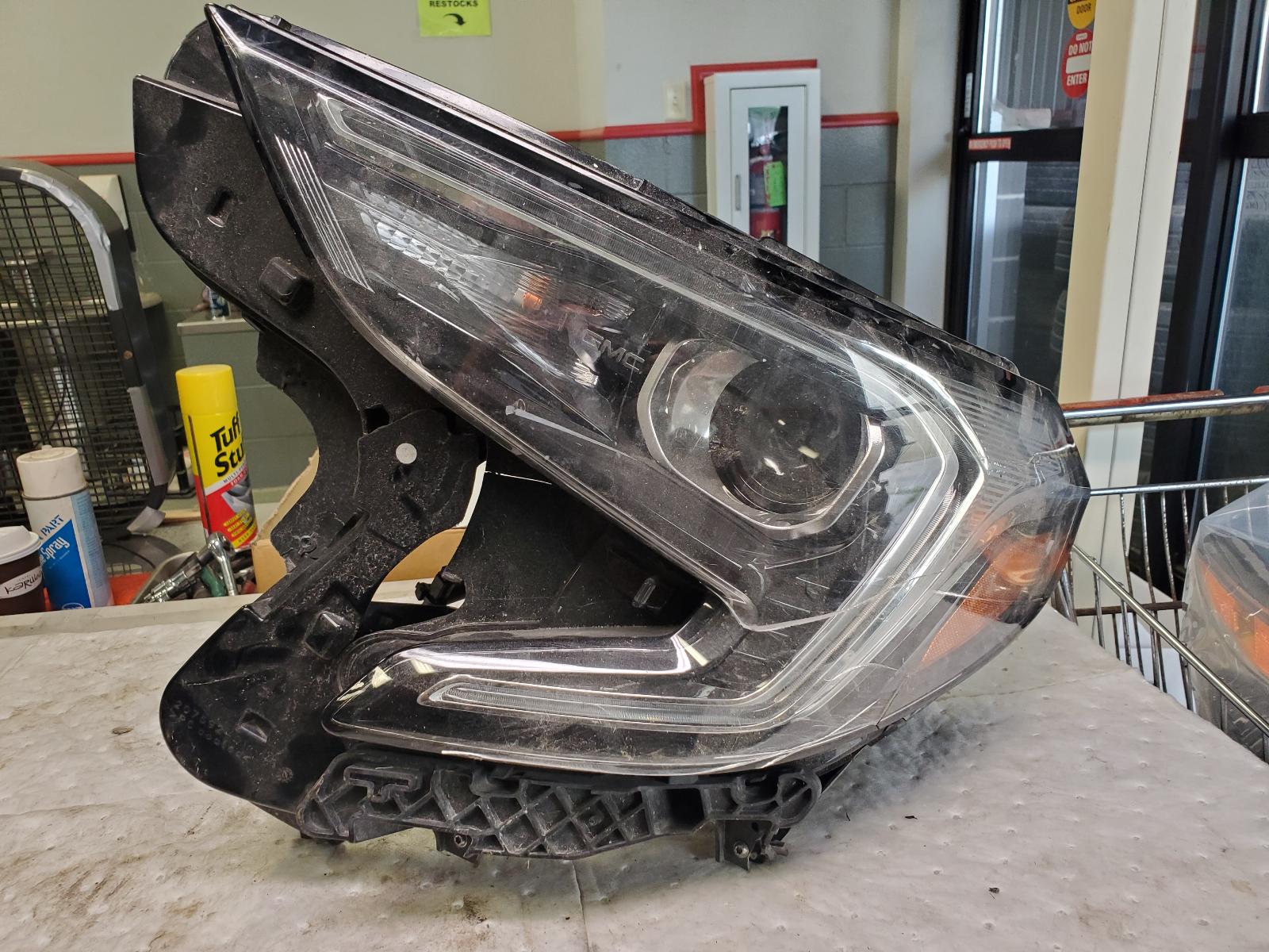 Headlight Assembly for GMC vehicles