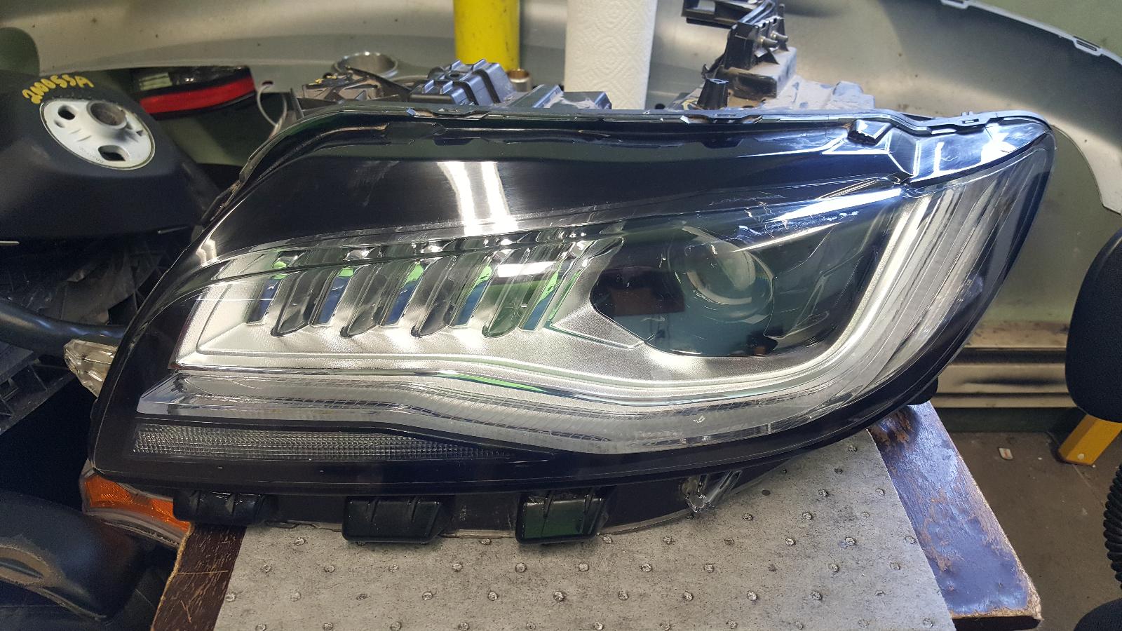 Headlight Assembly for Lincoln vehicles