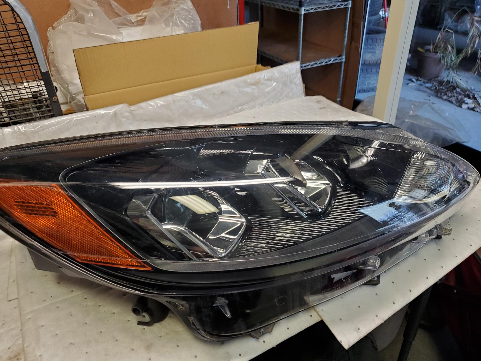Headlight Assembly for Ford vehicles
