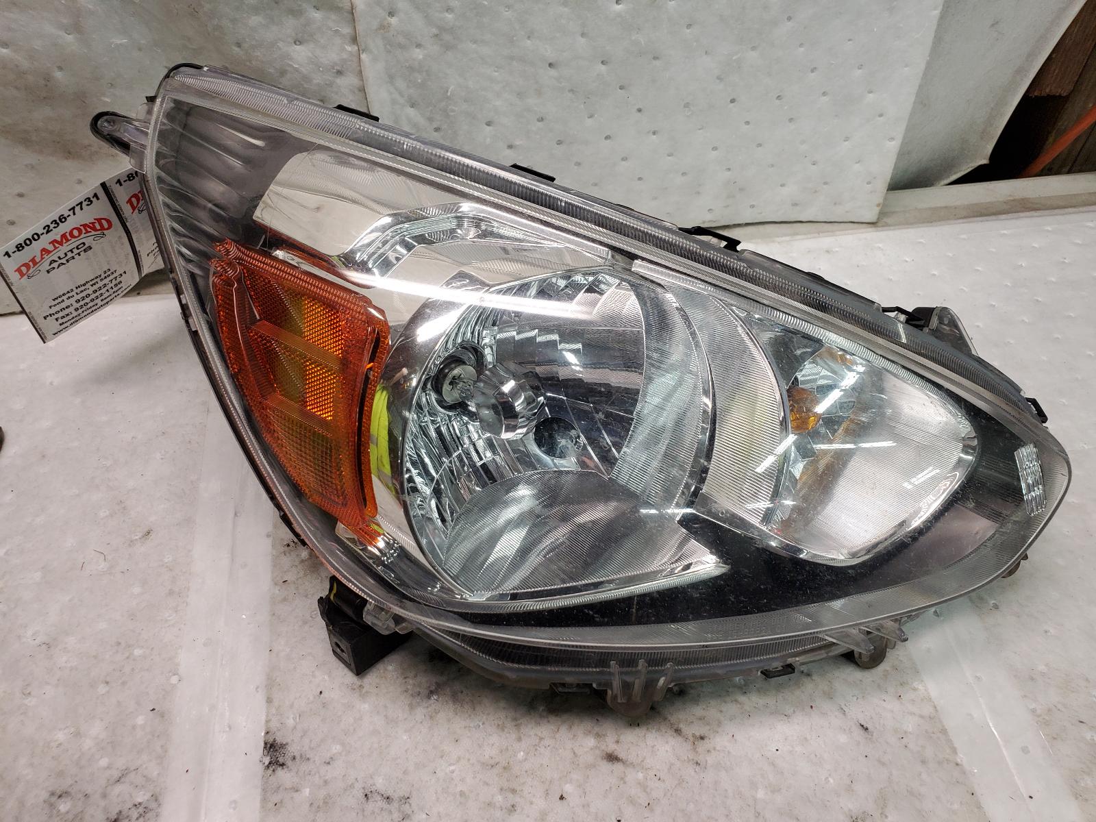 Headlight Assembly for Mitsubishi vehicles
