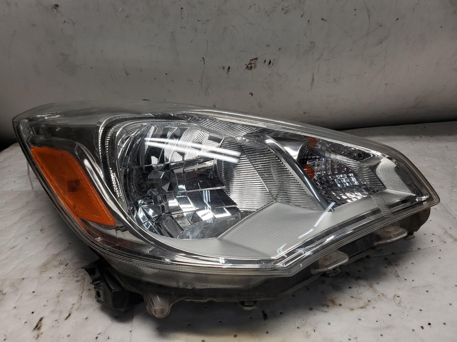 Headlight Assembly for Mitsubishi vehicles