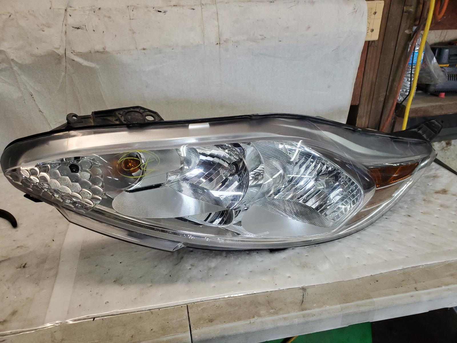Headlight Assembly for Ford vehicles