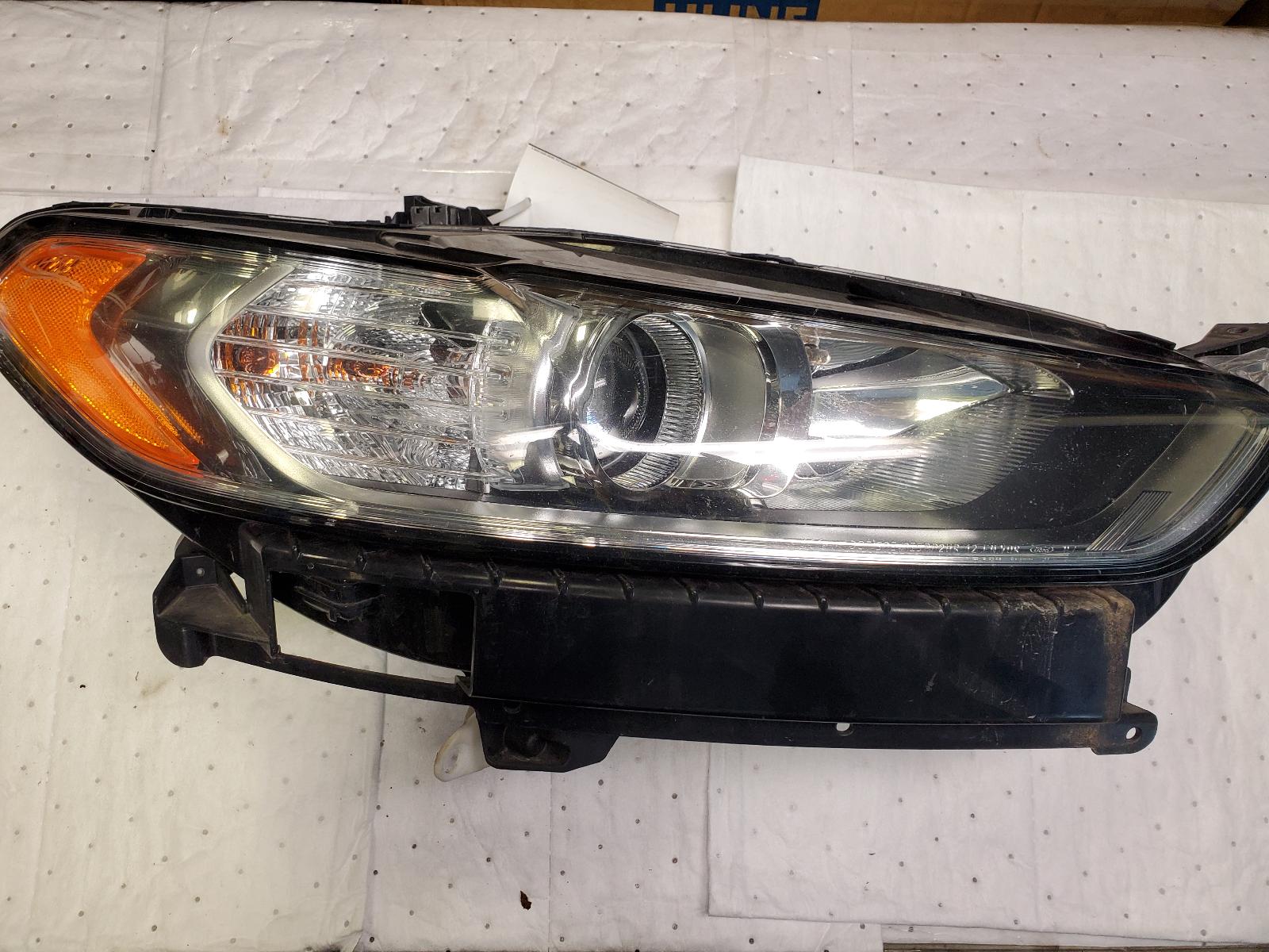 Headlight Assembly for Ford vehicles