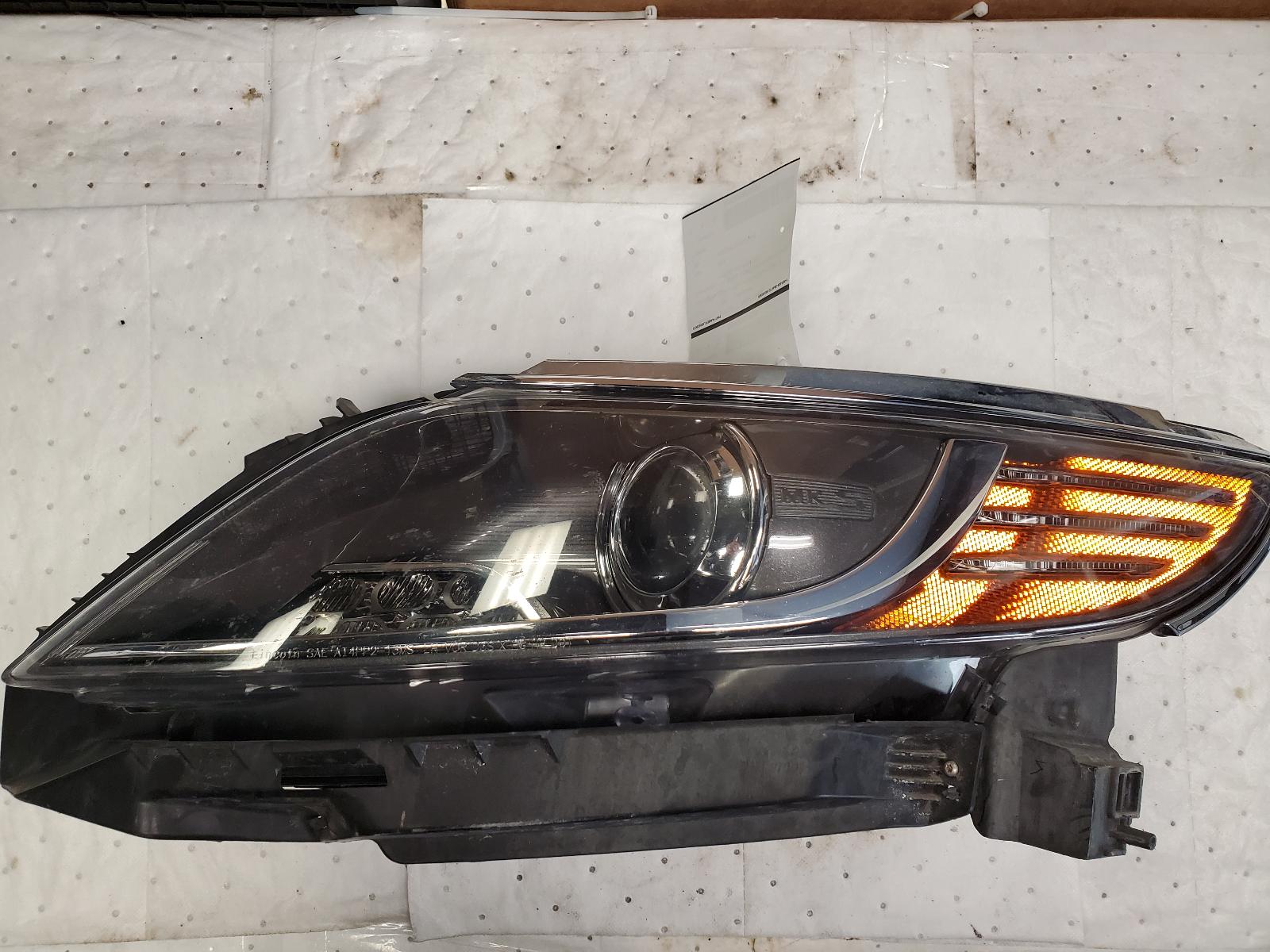 Headlight Assembly for Lincoln vehicles