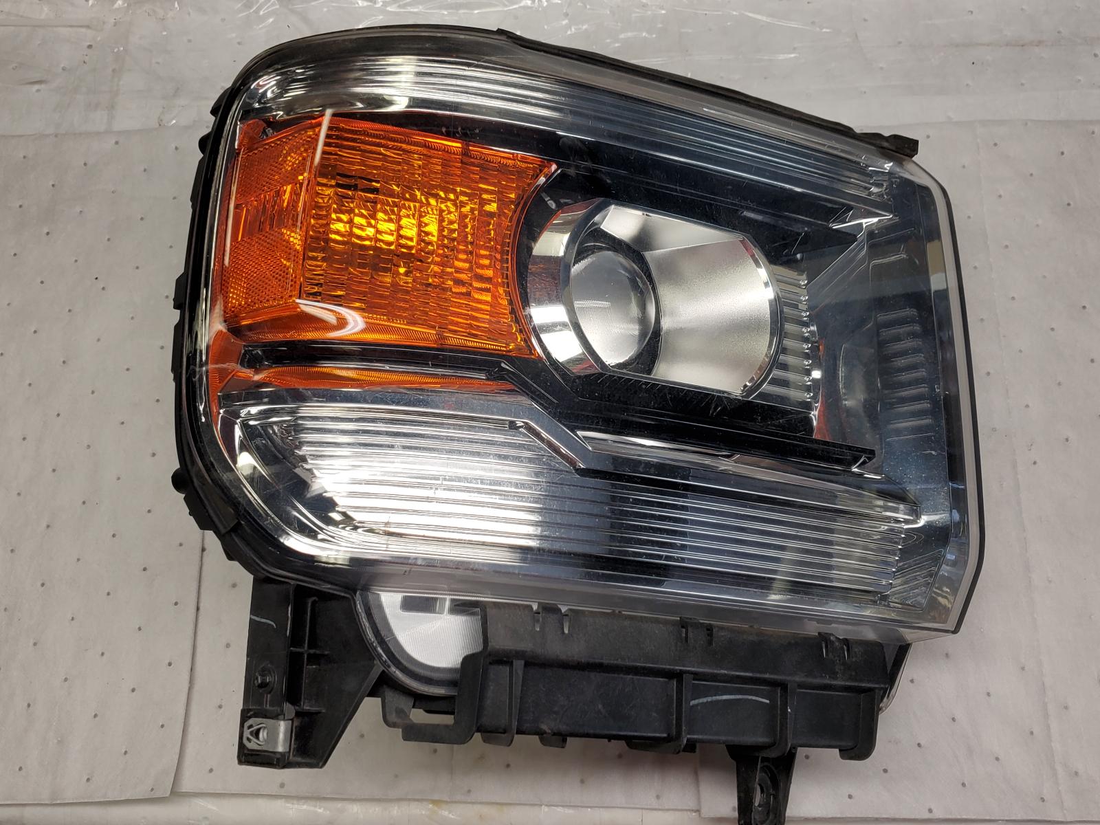Headlight Assembly for GMC vehicles
