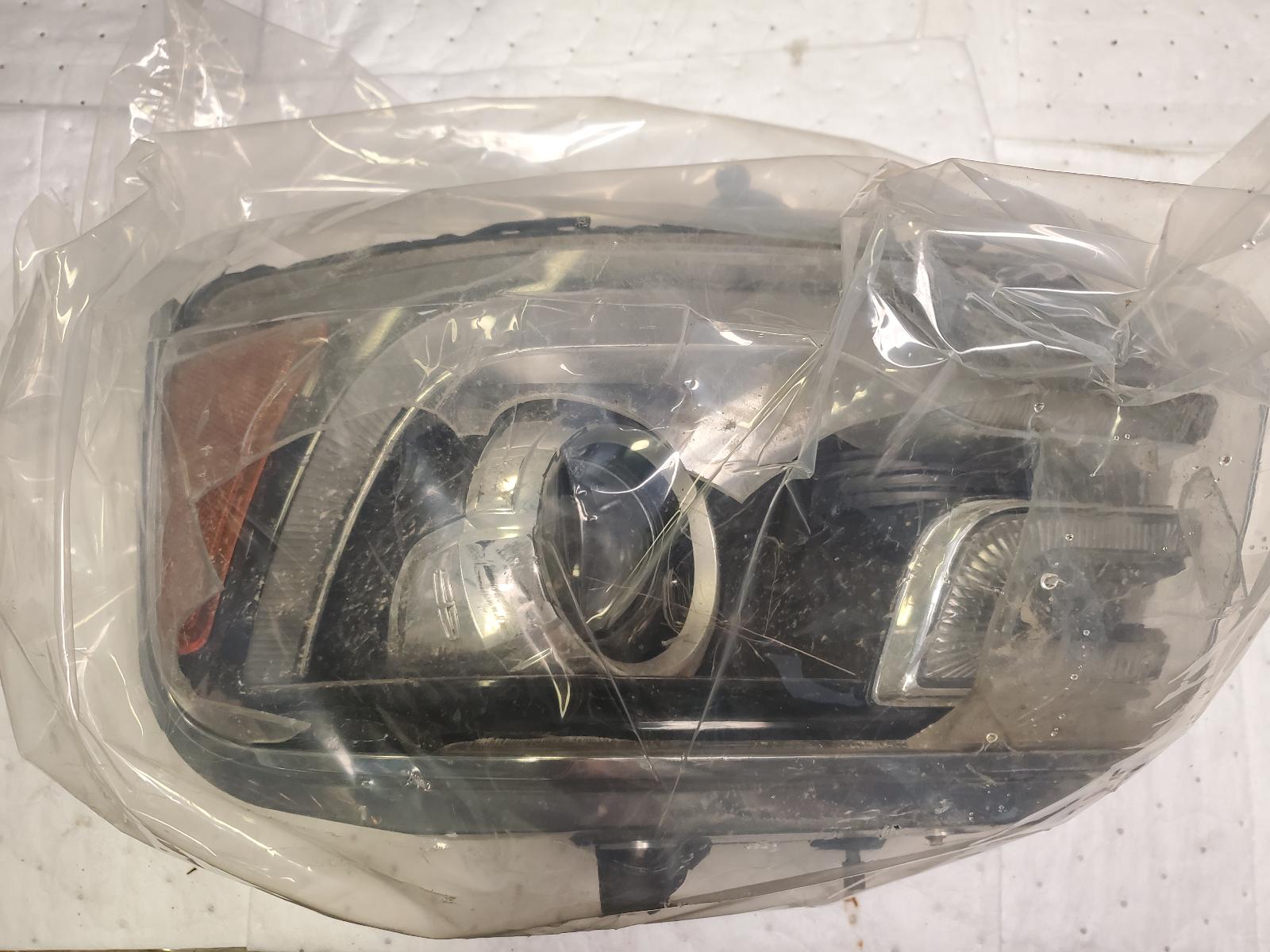 Headlight Assembly for Lincoln vehicles