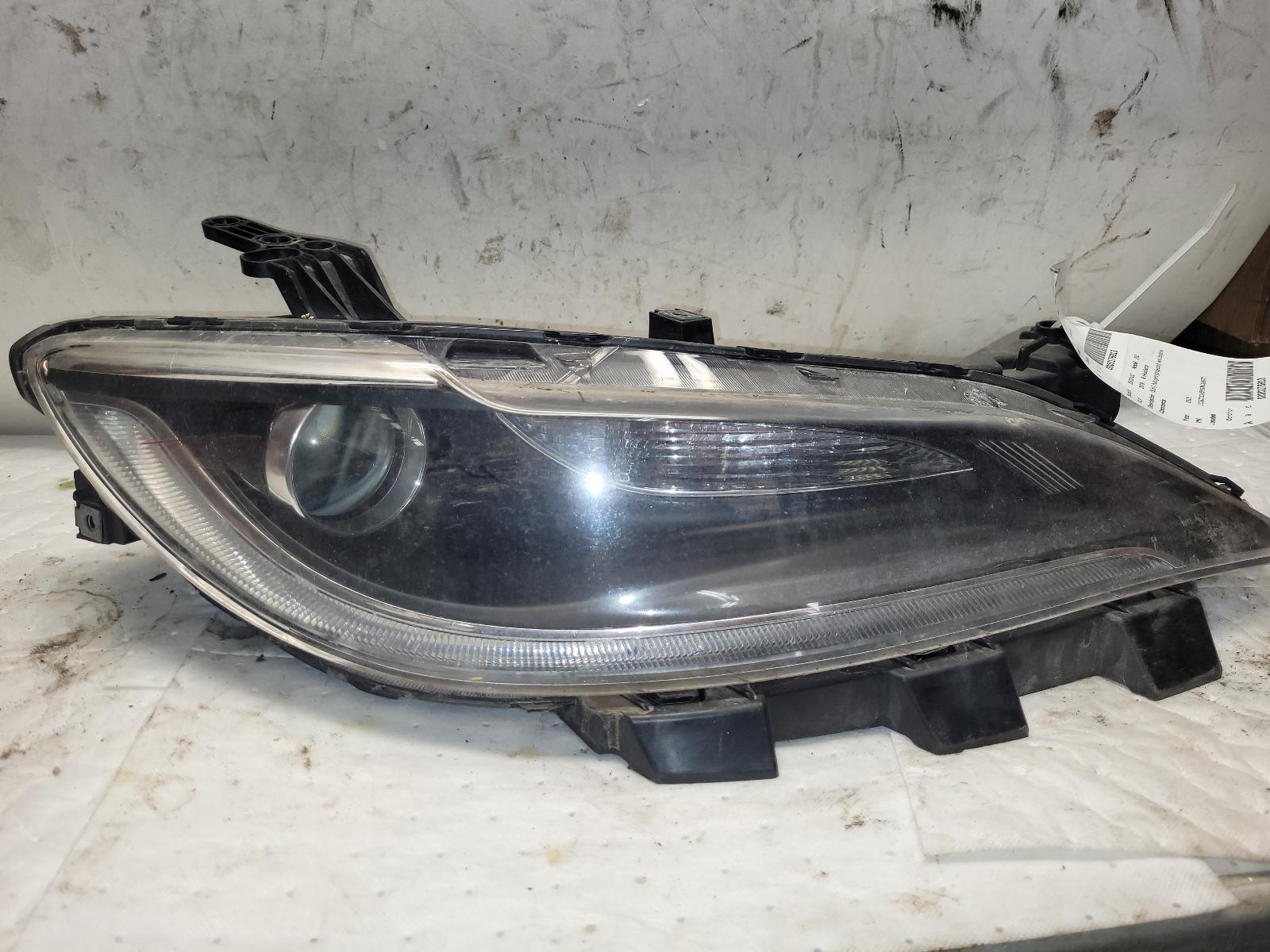 Headlight Assembly for Chrysler vehicles