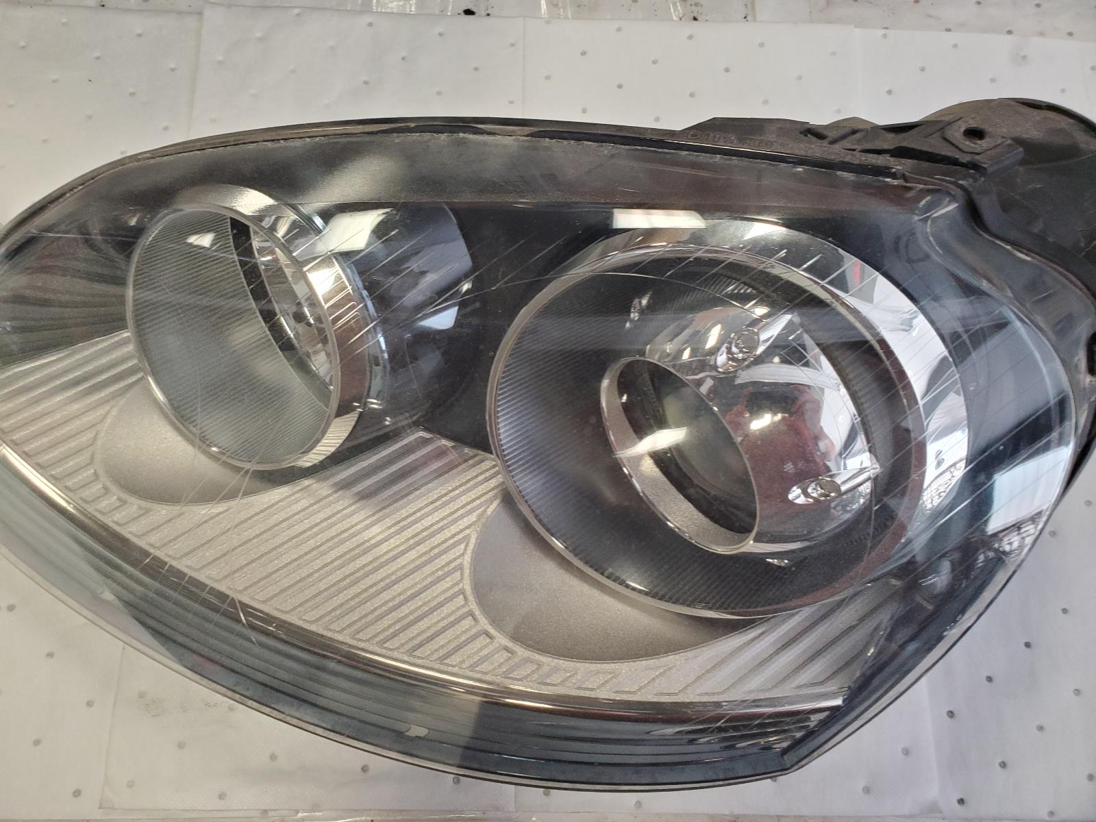 Headlight Assembly for Volkswagen vehicles