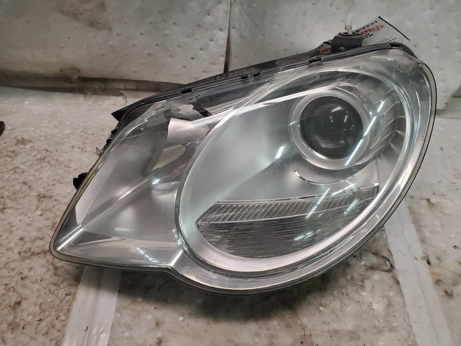 Headlight Assembly for Volkswagen vehicles