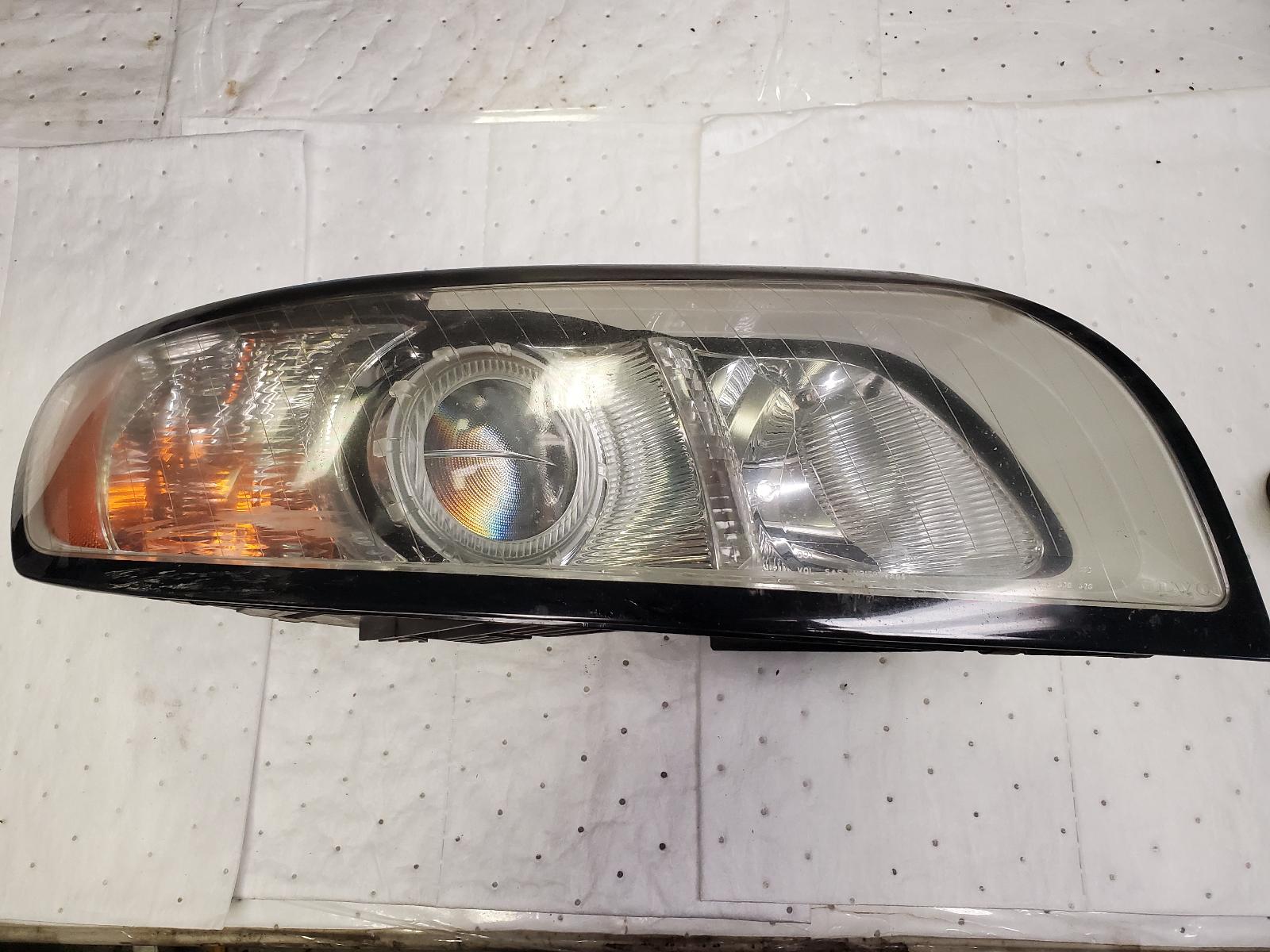 Headlight Assembly for Volvo vehicles