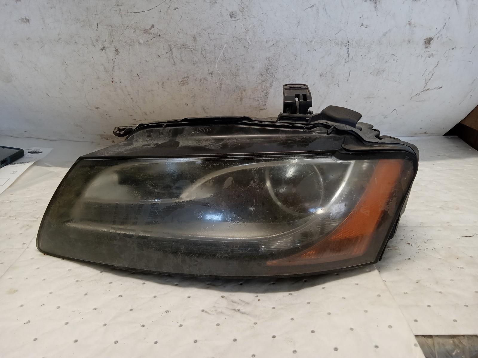 Headlight Assembly for Audi vehicles