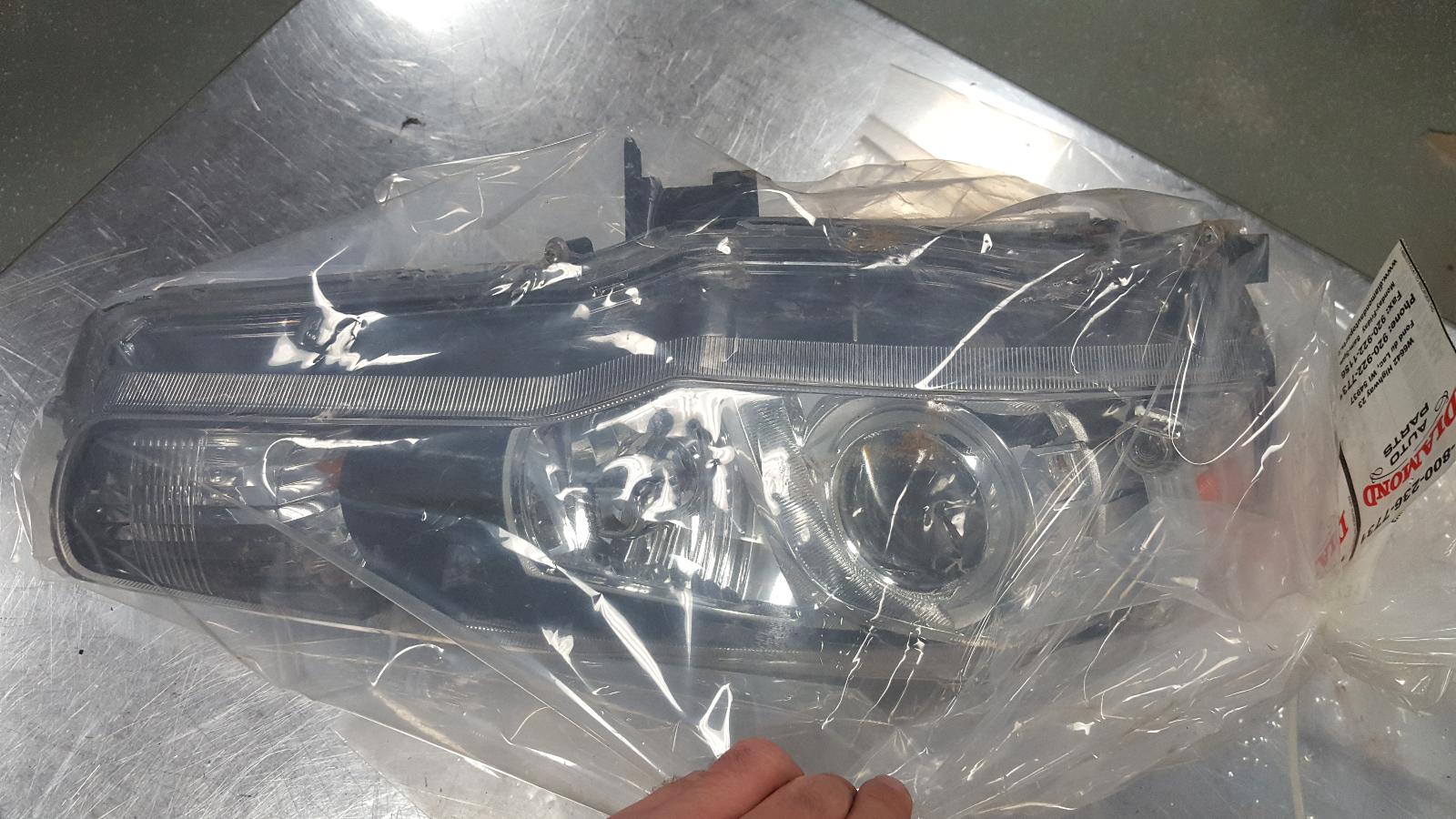 Headlight Assembly for Mitsubishi vehicles