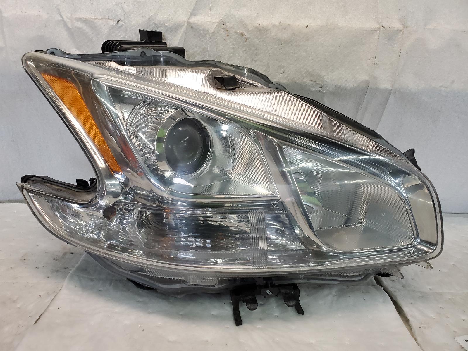 Headlight Assembly for Nissan vehicles