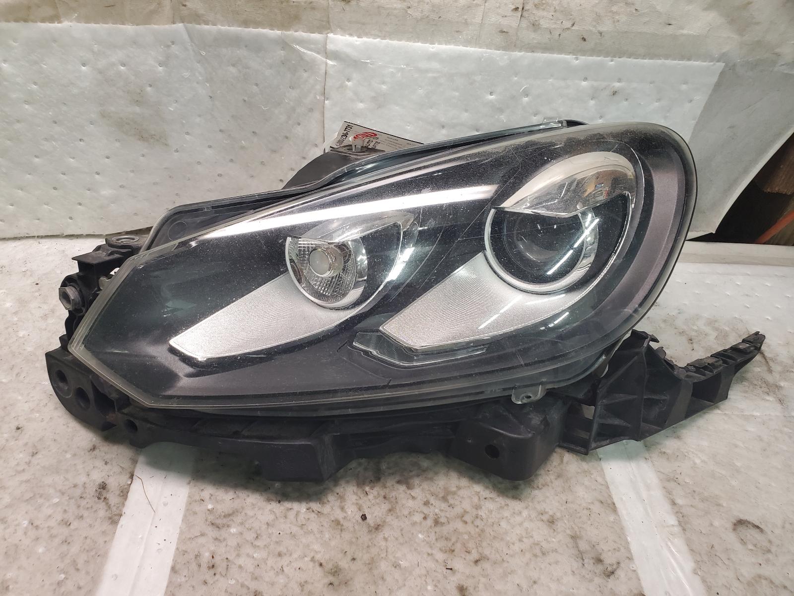 Headlight Assembly for Volkswagen vehicles