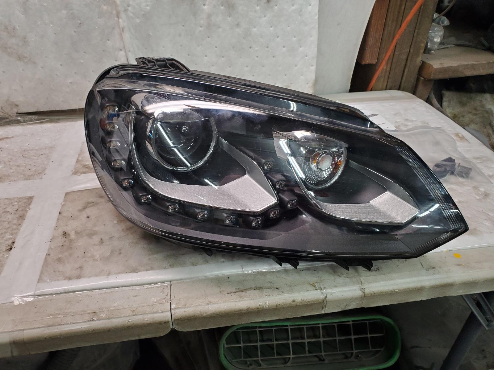 Headlight Assembly for Volkswagen vehicles