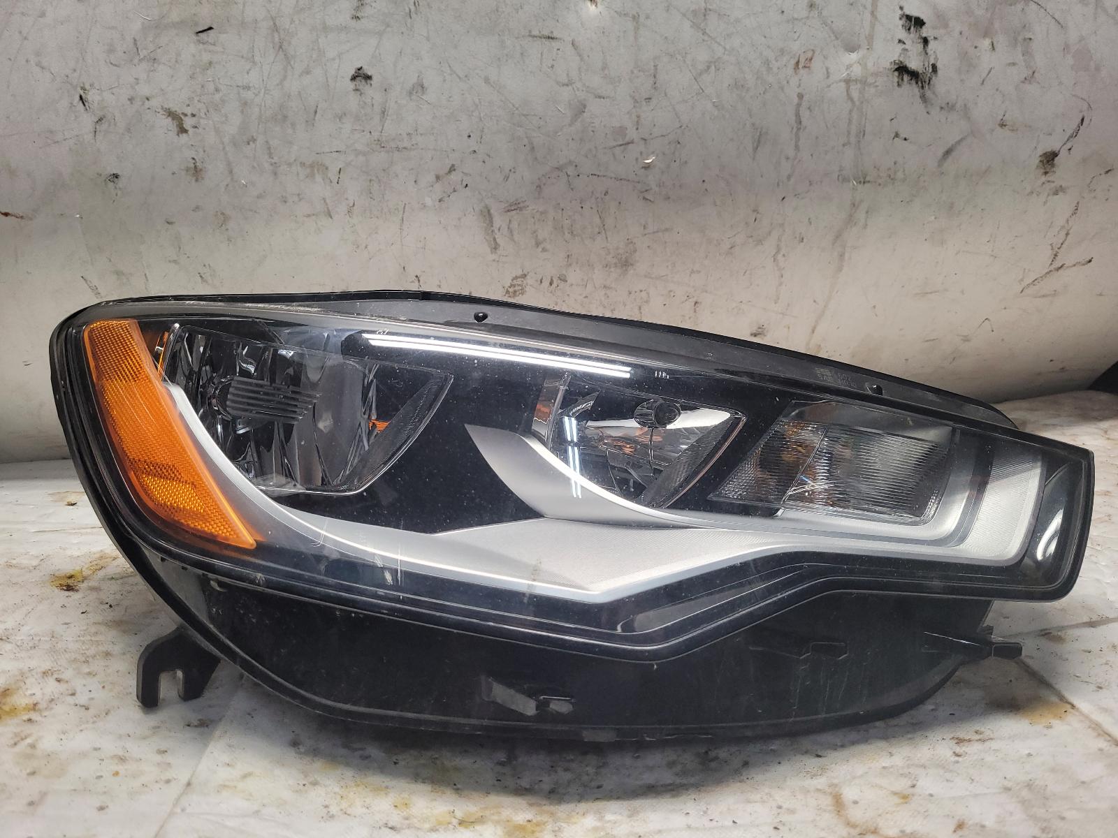 Headlight Assembly for Audi vehicles