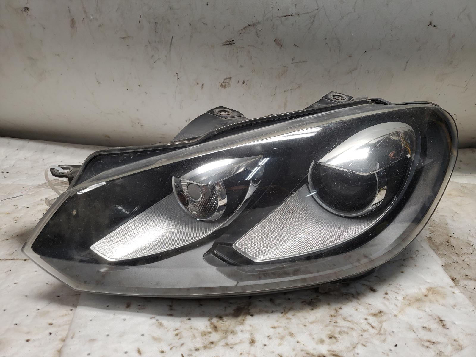 Headlight Assembly for Volkswagen vehicles