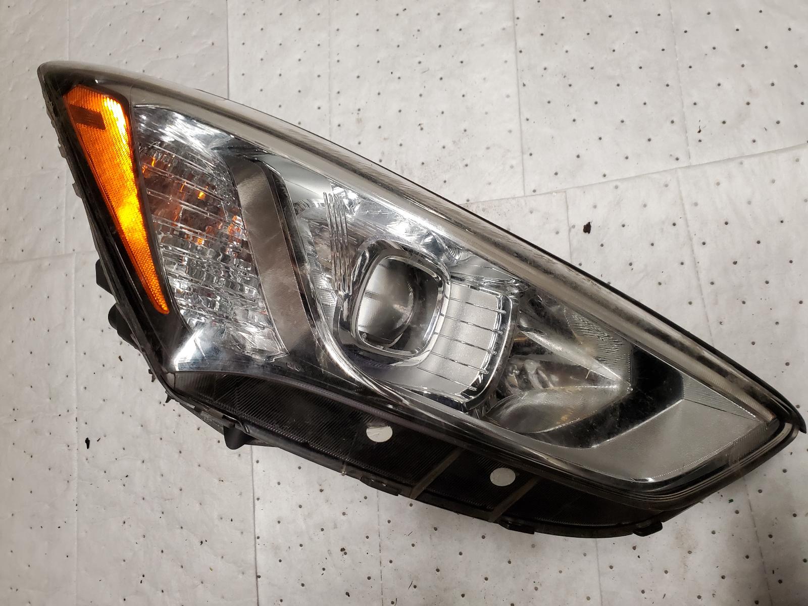 Headlight Assembly for Hyundai vehicles